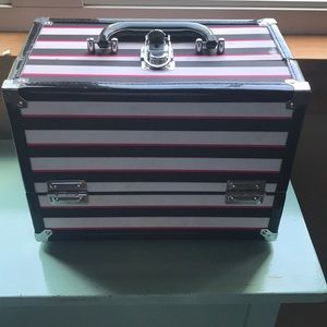 Caboodles make-up case